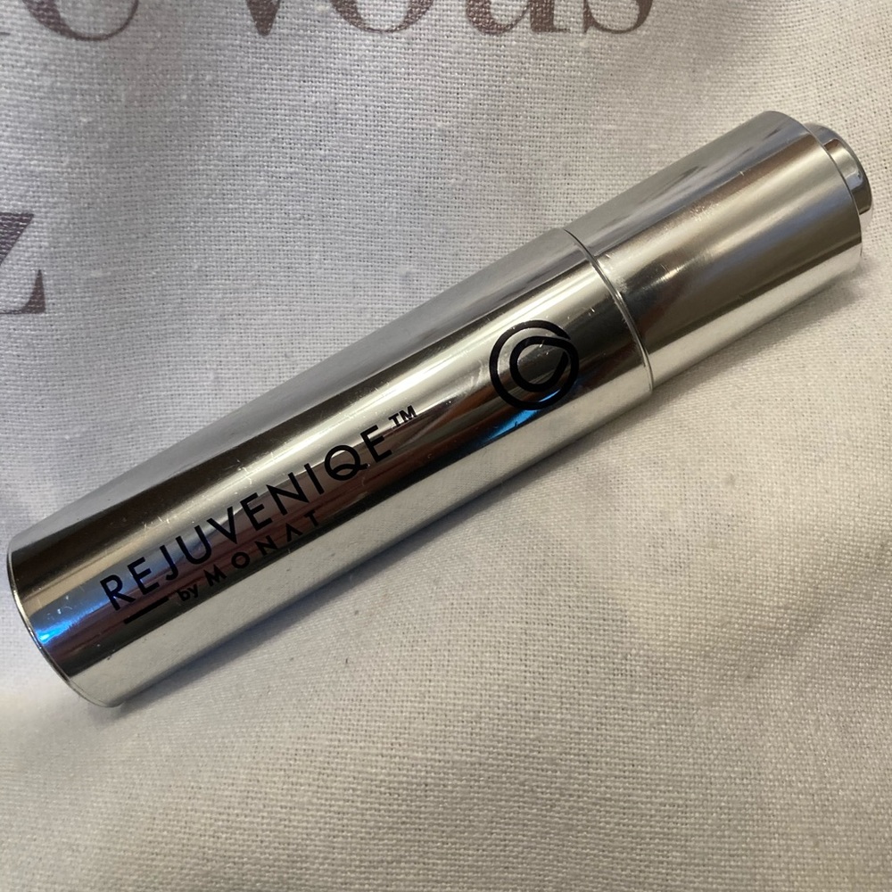 Monat Oil